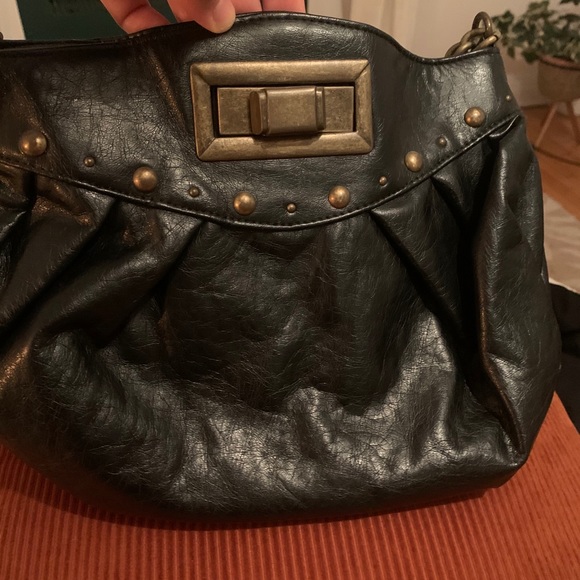 Handbags - Picture 4 of 6